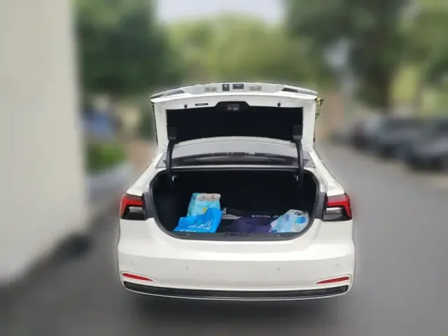 Roewe Feifan ER6 — Фото автомобиля 15