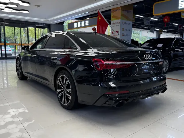 Audi A6L — Фото автомобиля 4