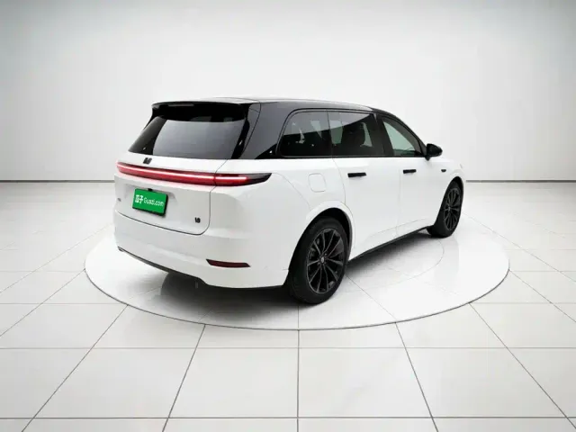 Li Auto L9 — Фото автомобиля 4