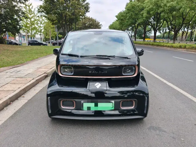 Baojun KiWi EV — Фото автомобиля 2