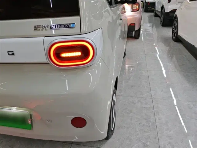 Wuling Hongguang Mini EV — Фото автомобиля 7