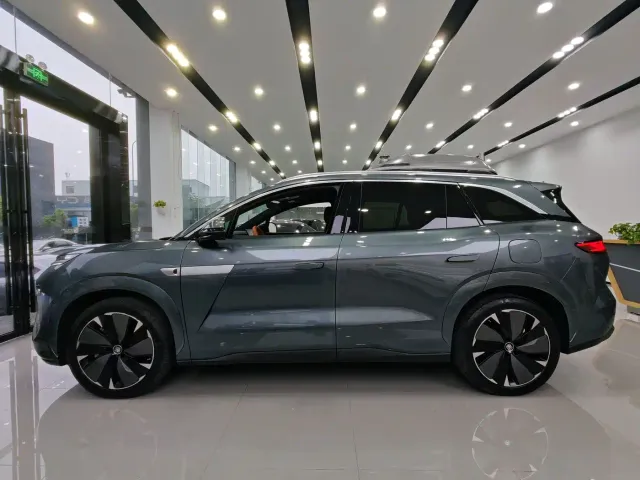BYD Tang L — Фото автомобиля 8