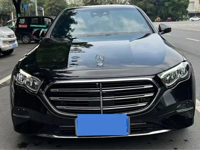 Mercedes-Benz E-Class — Фото автомобиля 12