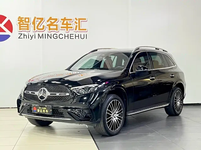 Фотография автомобиля — Mercedes-Benz GLC-Class