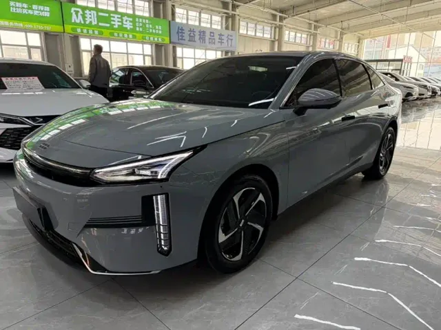 Фотография автомобиля — Geely Galaxy L6
