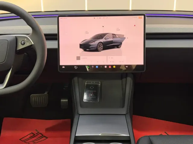 Tesla Model 3 — Фото автомобиля 21