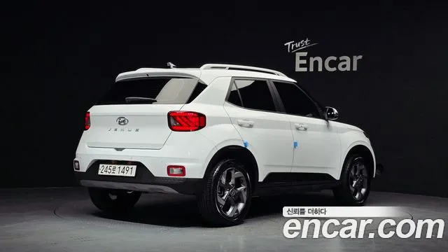 Hyundai Venue — Фото автомобиля 2