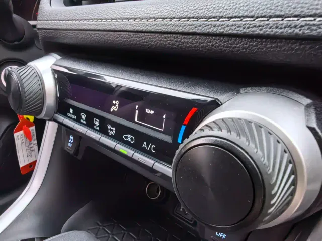 Toyota RAV4 — Фото автомобиля 17