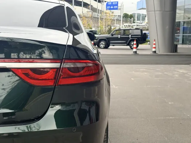 Jaguar XFL — Фото автомобиля 9