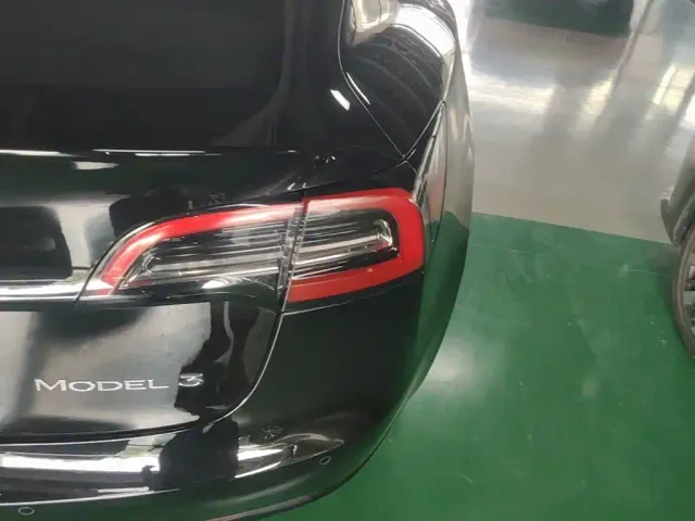 Tesla Model 3 — Фото автомобиля 7