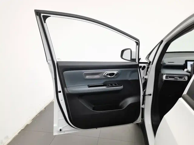GAC Aion Y — Фото автомобиля 8