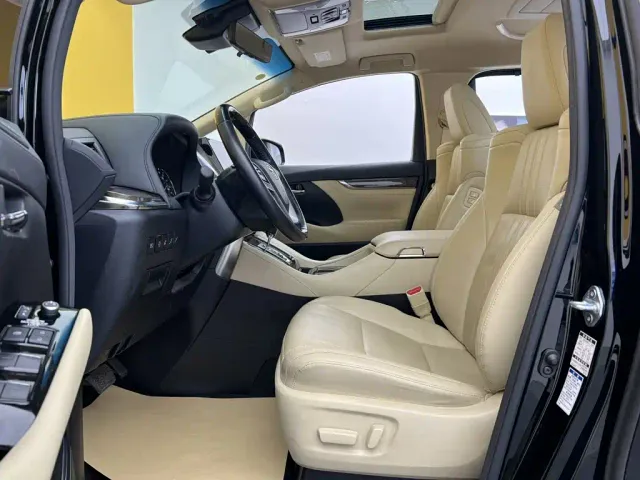 Toyota Vellfire — Фото автомобиля 17