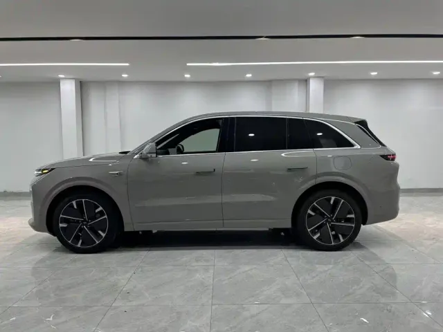 Li Auto L6 — Фото автомобиля 4