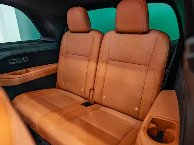 Li Auto L9 — Фото автомобиля 15