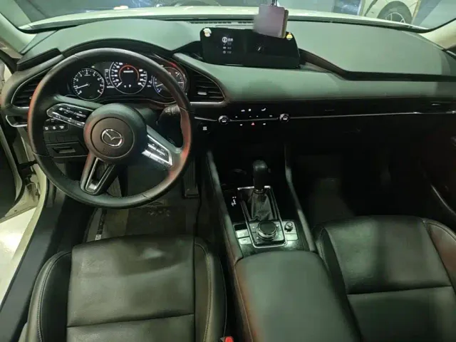 Mazda Axela — Фото автомобиля 9