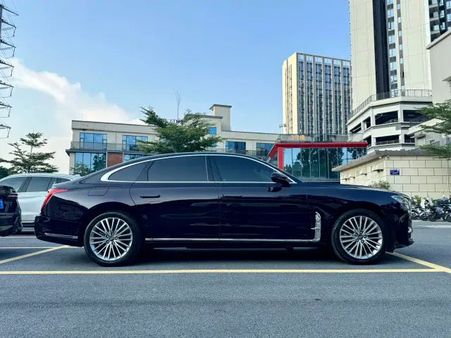 Hongqi H9 — Фото автомобиля 5