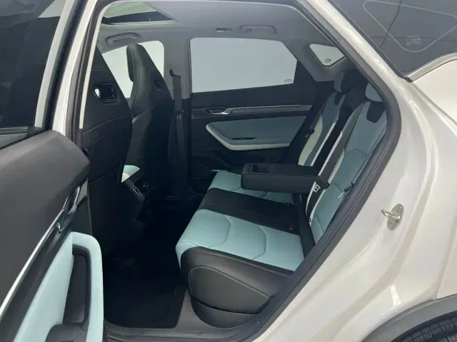 Geely Emgrand S — Фото автомобиля 8