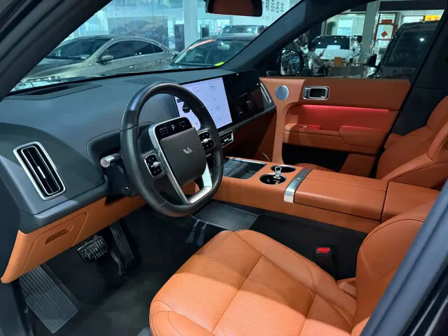 Li Auto L7 — Фото автомобиля 5