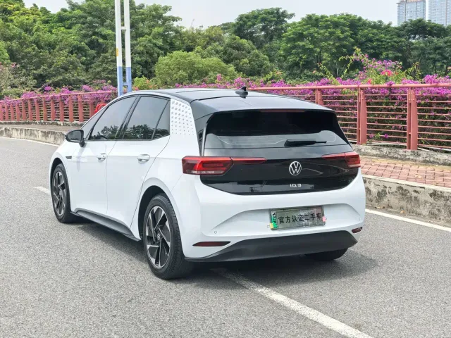Volkswagen ID.3 — Фото автомобиля 15