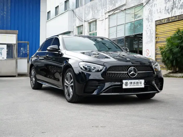 Mercedes-Benz E-Class — Фото автомобиля 5