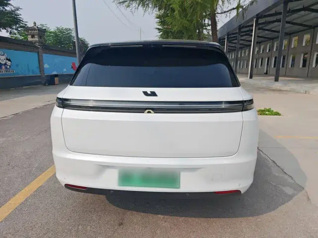 Li Auto L7 — Фото автомобиля 5