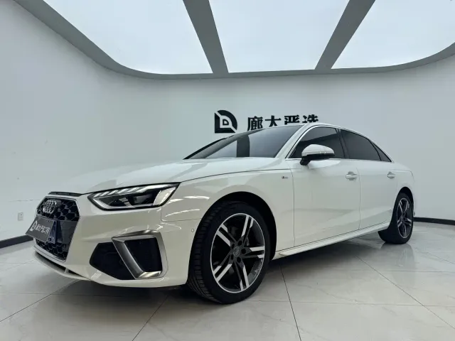 Фотография автомобиля — Audi A4L