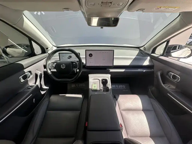 Leapmotor C10 — Фото автомобиля 6