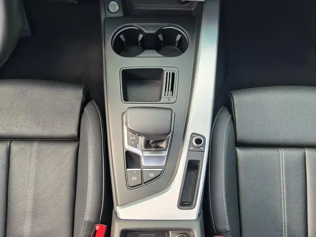 Audi A4L — Фото автомобиля 16