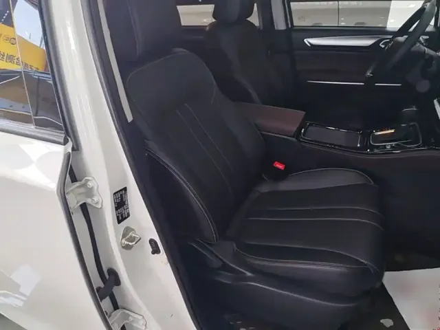 GAC Trumpchi M6 — Фото автомобиля 24
