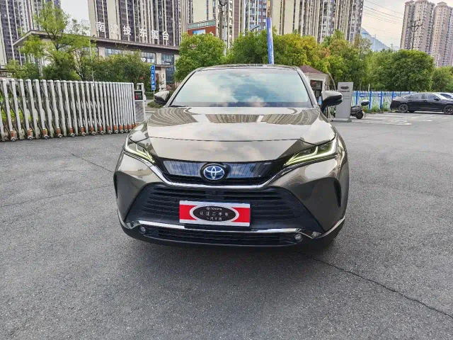 Toyota Harrier — Фото автомобиля 2