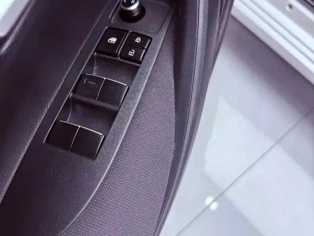 Toyota Corolla — Фото автомобиля 7