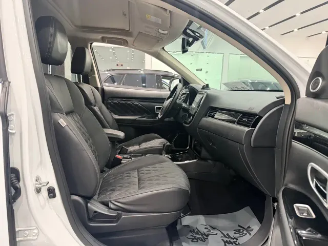 Mitsubishi Outlander — Фото автомобиля 18