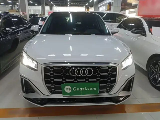 Audi Q2L — Фото автомобиля 2