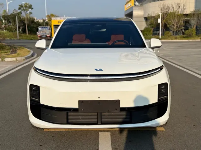 Li Auto L6 — Фото автомобиля 2