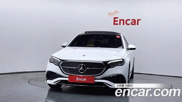 Mercedes-Benz E-Class — Фото автомобиля 3