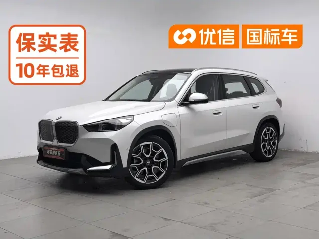 Фотография автомобиля — BMW iX1