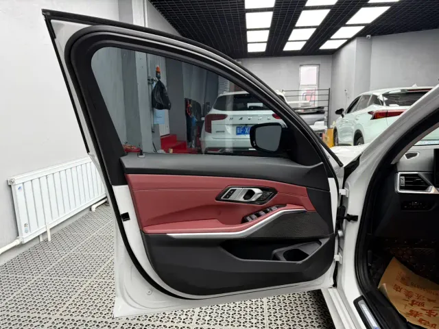 BMW 3 Series — Фото автомобиля 16
