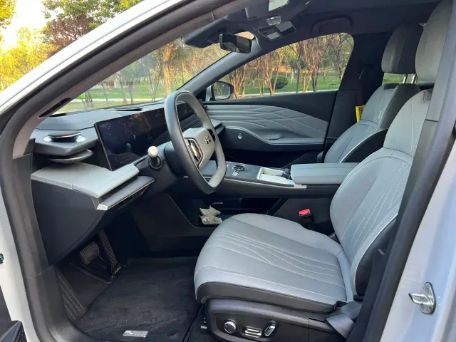 Geely Galaxy E8 — Фото автомобиля 6