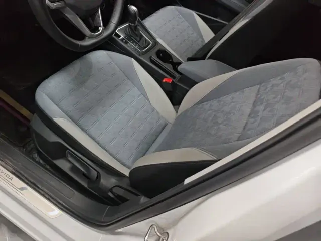 Volkswagen Lavida — Фото автомобиля 14