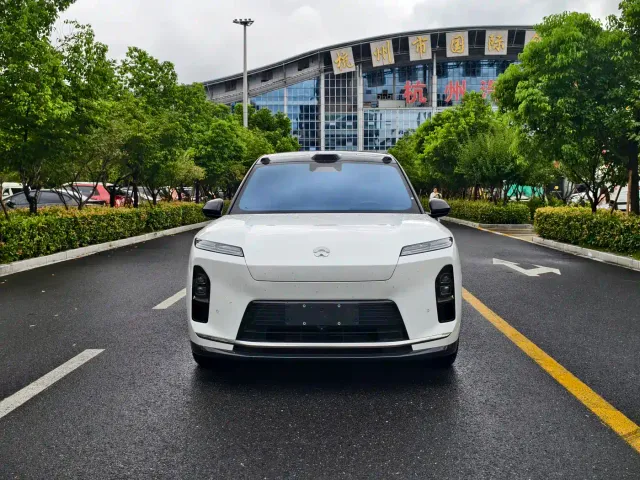 Nio ES8 — Фото автомобиля 2
