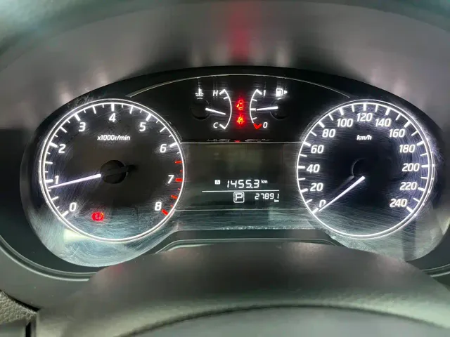 Nissan Tiida — Фото автомобиля 9