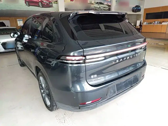 Leapmotor C10 — Фото автомобиля 4