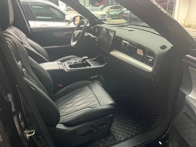 GAC Trumpchi GS8 — Фото автомобиля 10