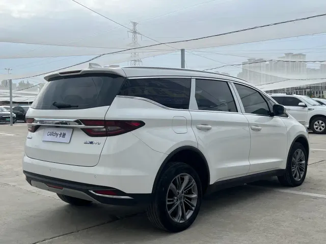 Geely Jiaji — Фото автомобиля 4