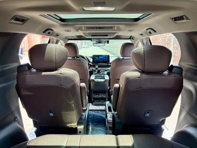 Toyota Granvia — Фото автомобиля 15