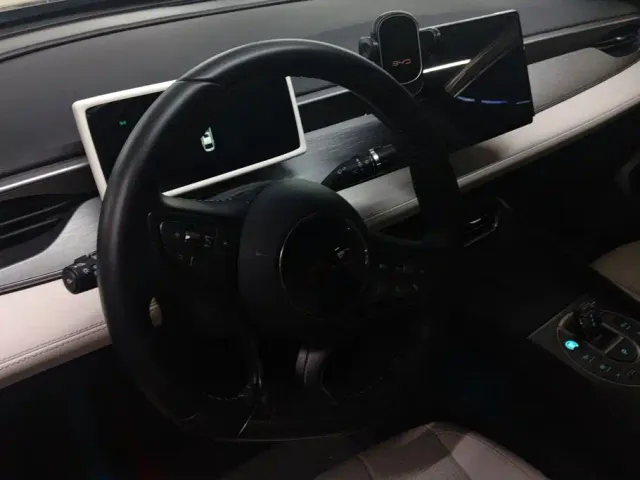 BYD Seal 05 DM-i — Фото автомобиля 12
