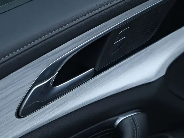 Hongqi H5 — Фото автомобиля 10