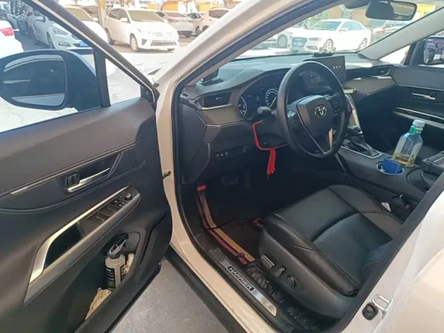 Toyota Harrier — Фото автомобиля 15