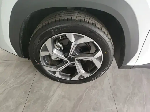 Geely Boyue L — Фото автомобиля 22