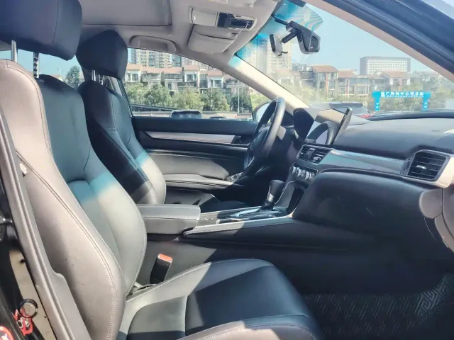 Honda Accord — Фото автомобиля 5